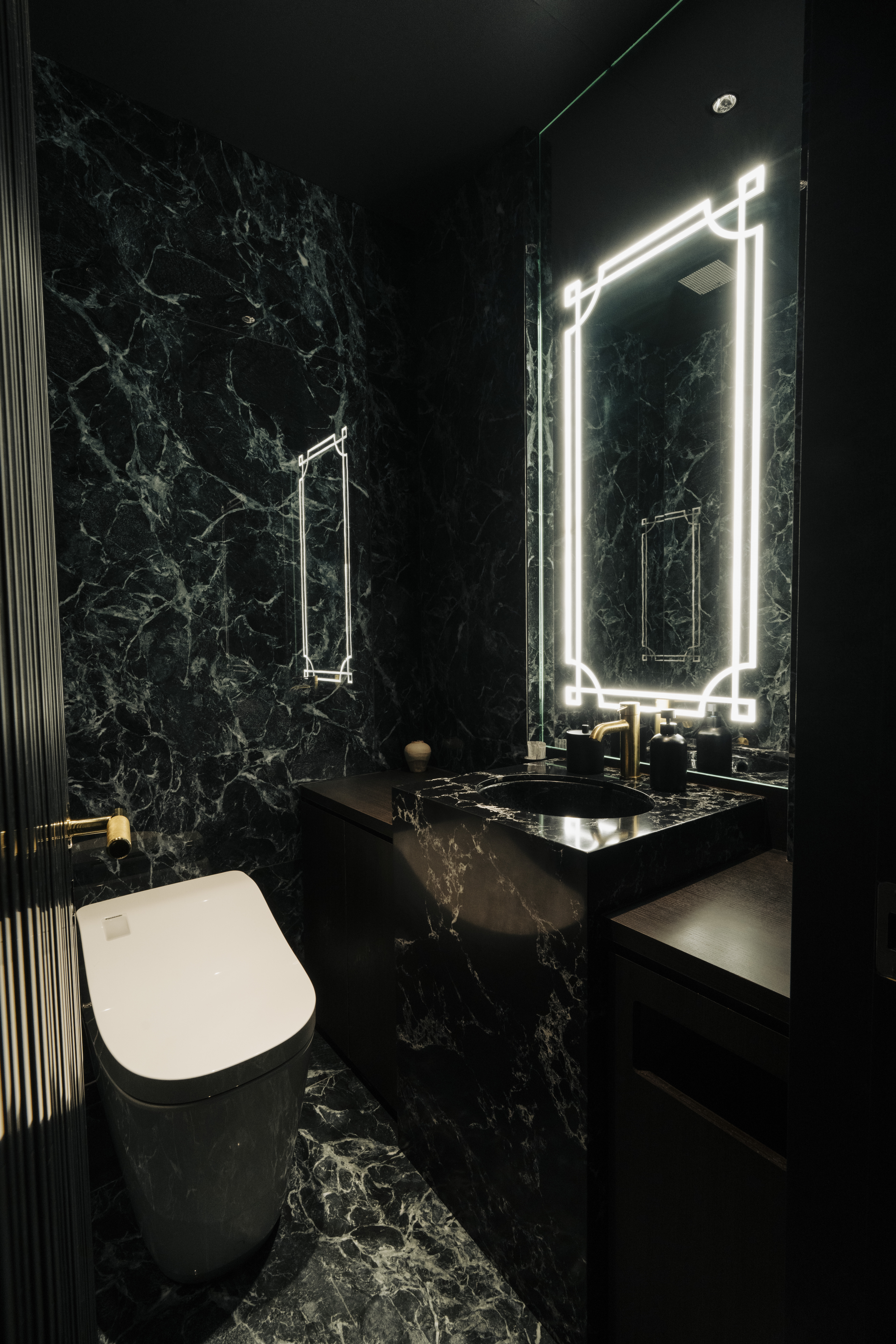 OPAQUE AKASAKA Gallery