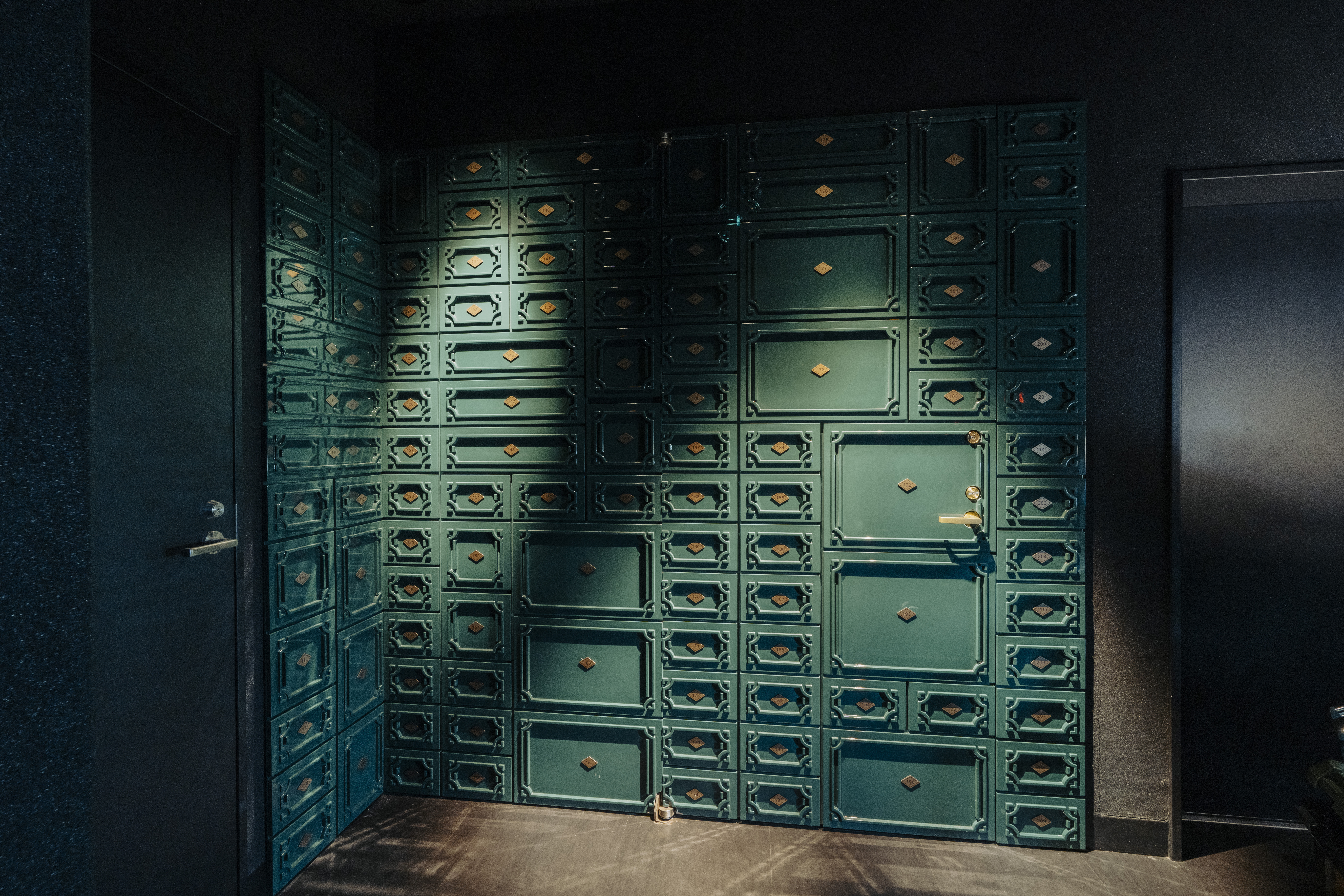 OPAQUE AKASAKA Gallery